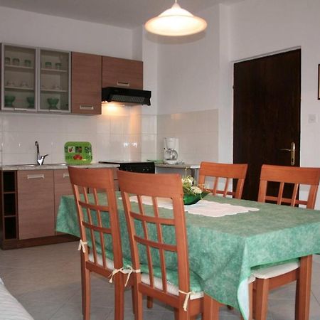 Apartments Susy Pula Bagian luar foto
