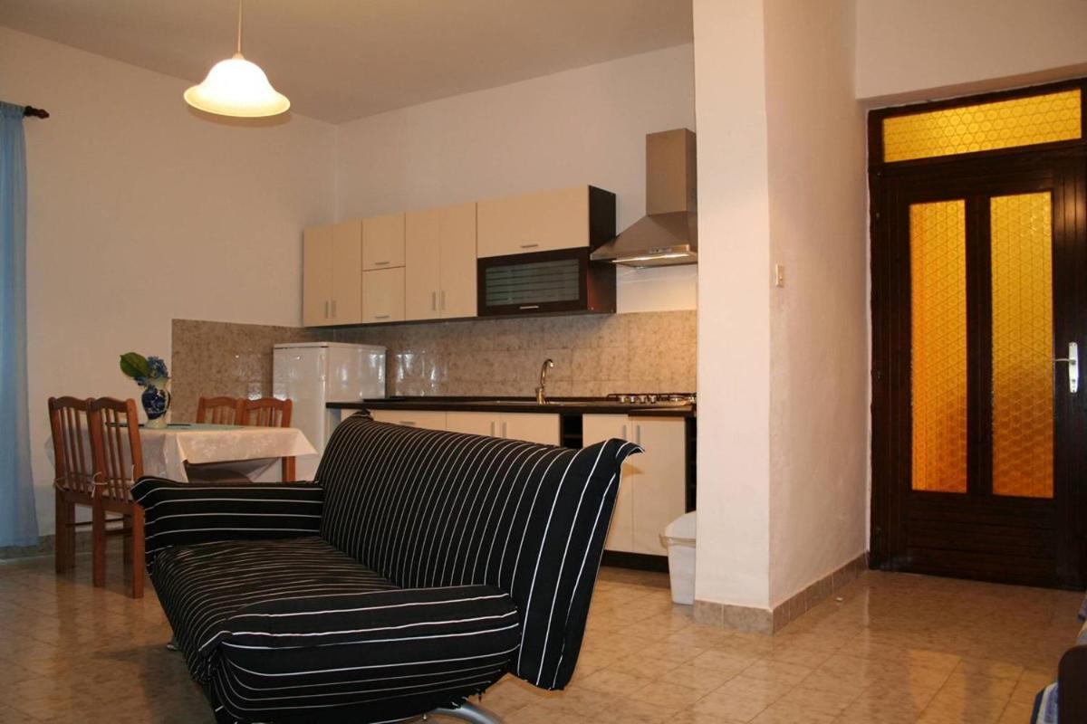 Apartments Susy Pula Bagian luar foto