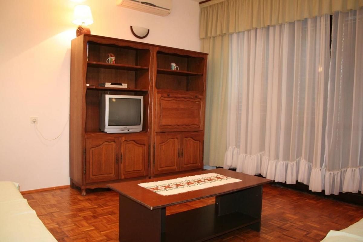 Apartments Susy Pula Bagian luar foto